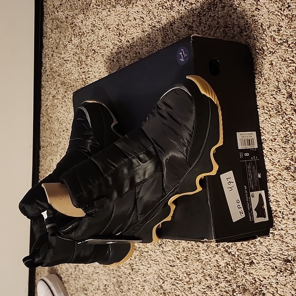 Sorel Kinetic Impact Puffy Zip Boot - Picture 5 of 5